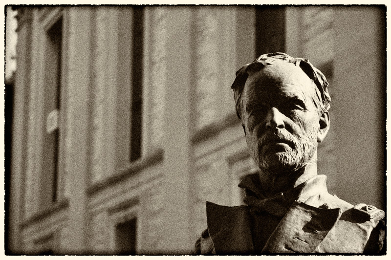 A bust of William Tecumseh Sherman.